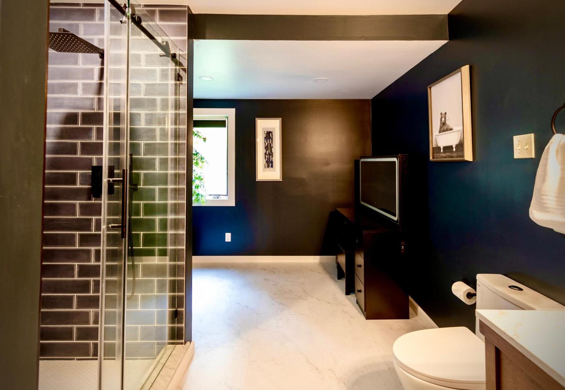 The Harlow House photo 28