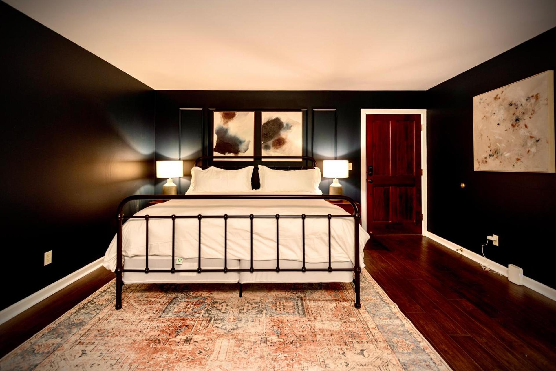 The Harlow House photo 27