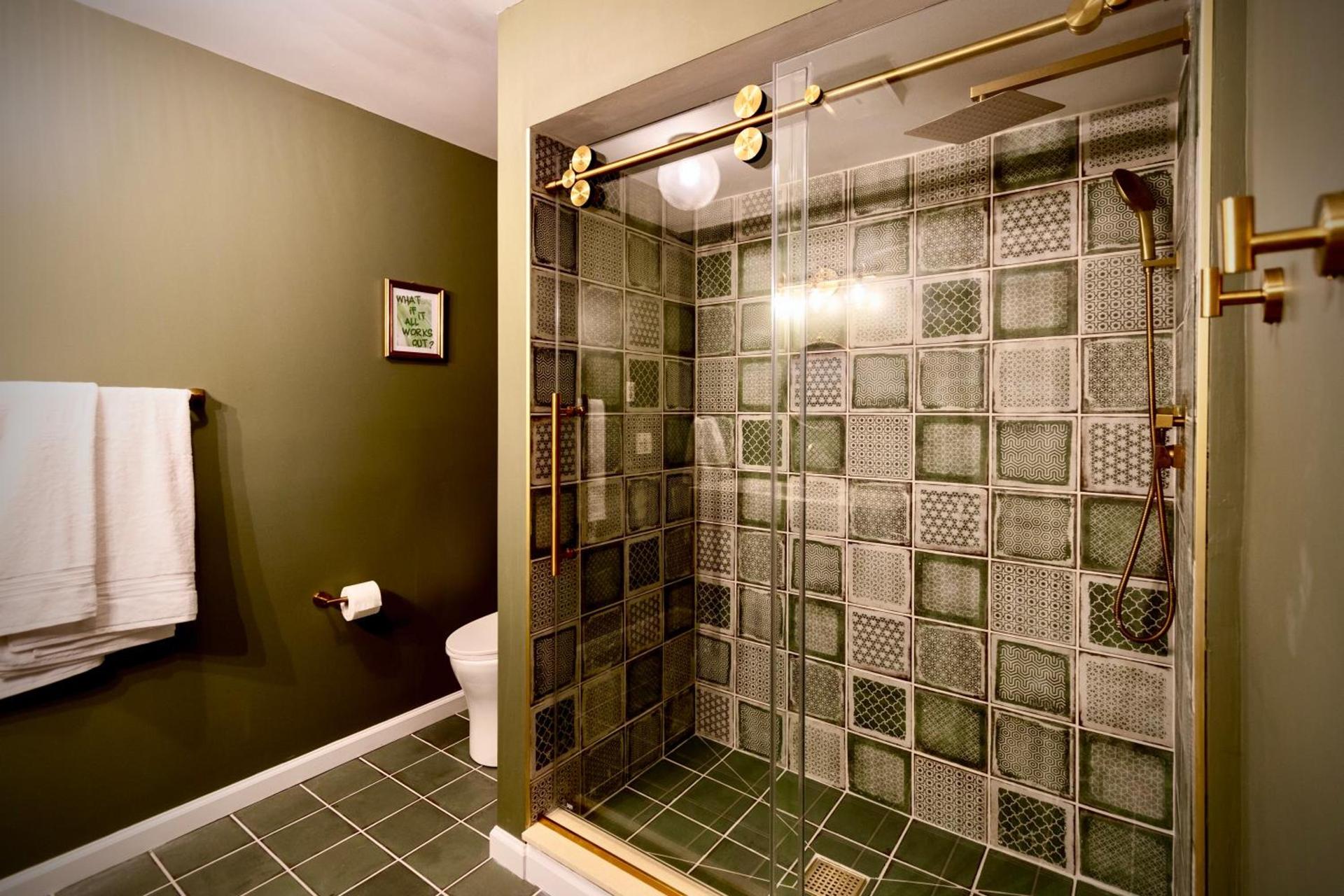 The Harlow House photo 41