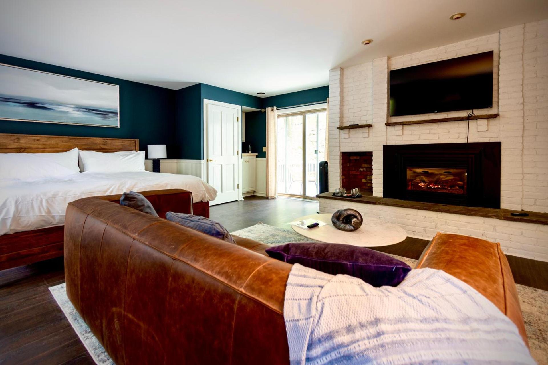 The Harlow House photo 44