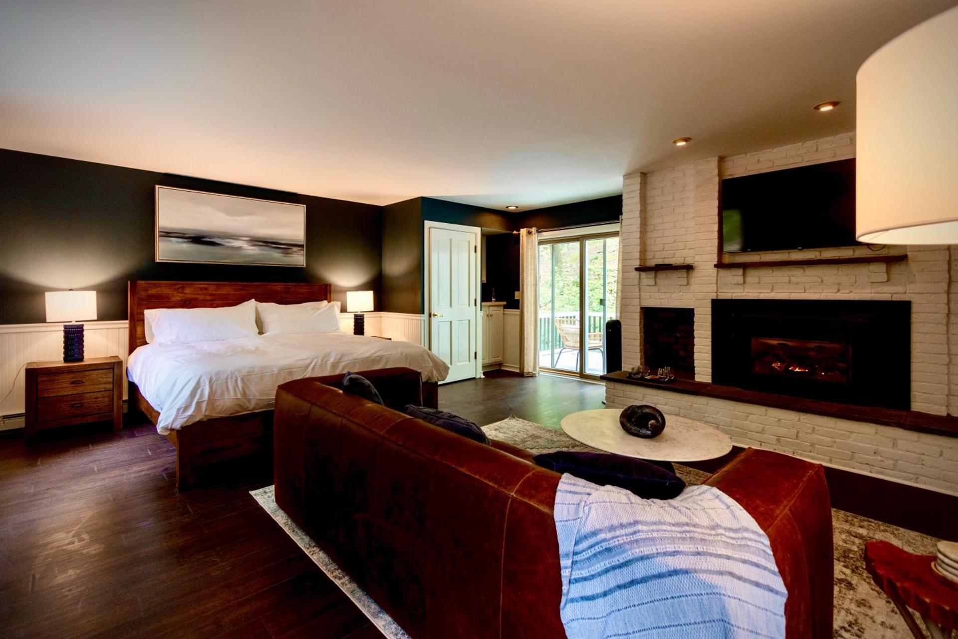 The Harlow House photo 42