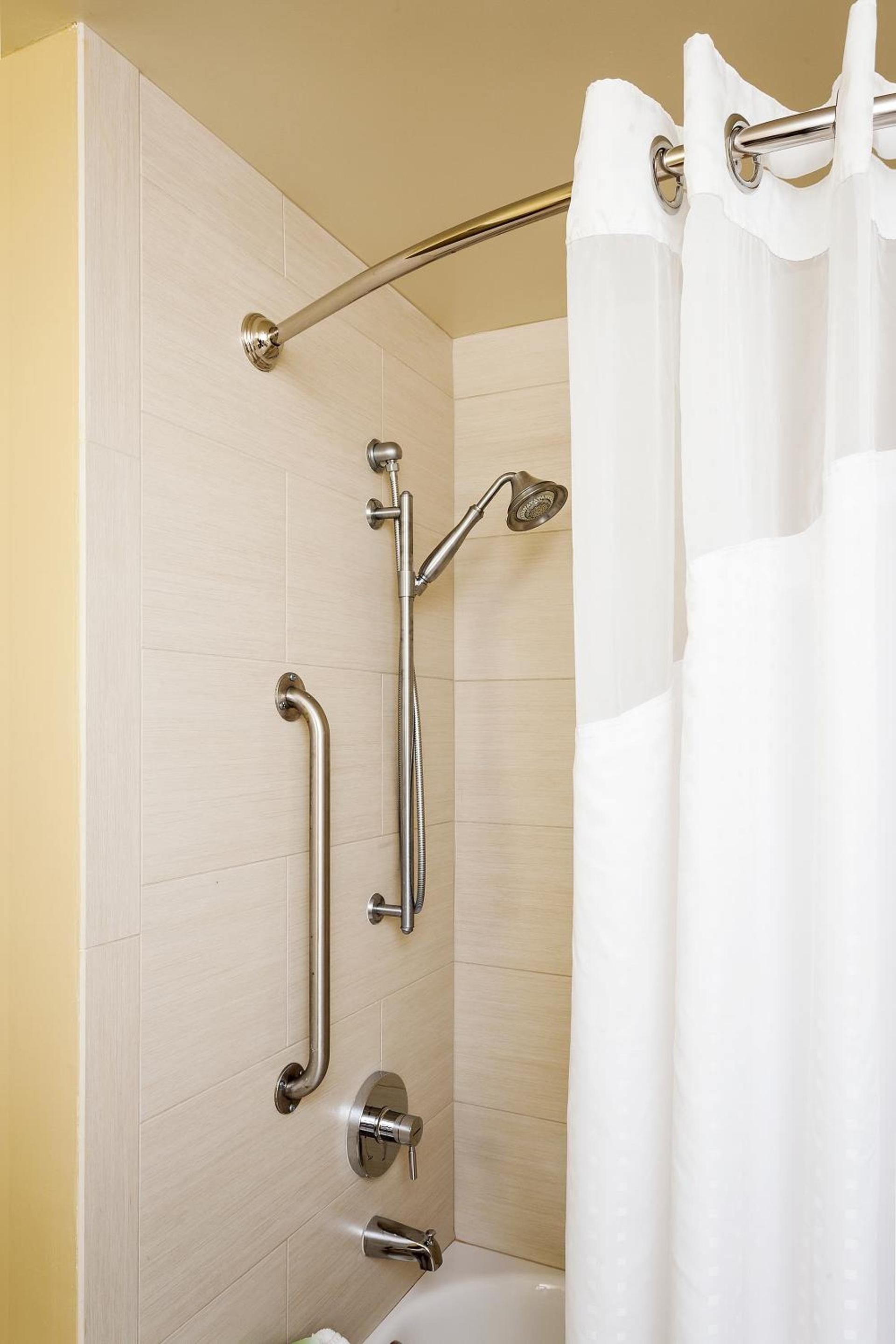 Holiday Inn Express Simi Valley by IHG photo 3