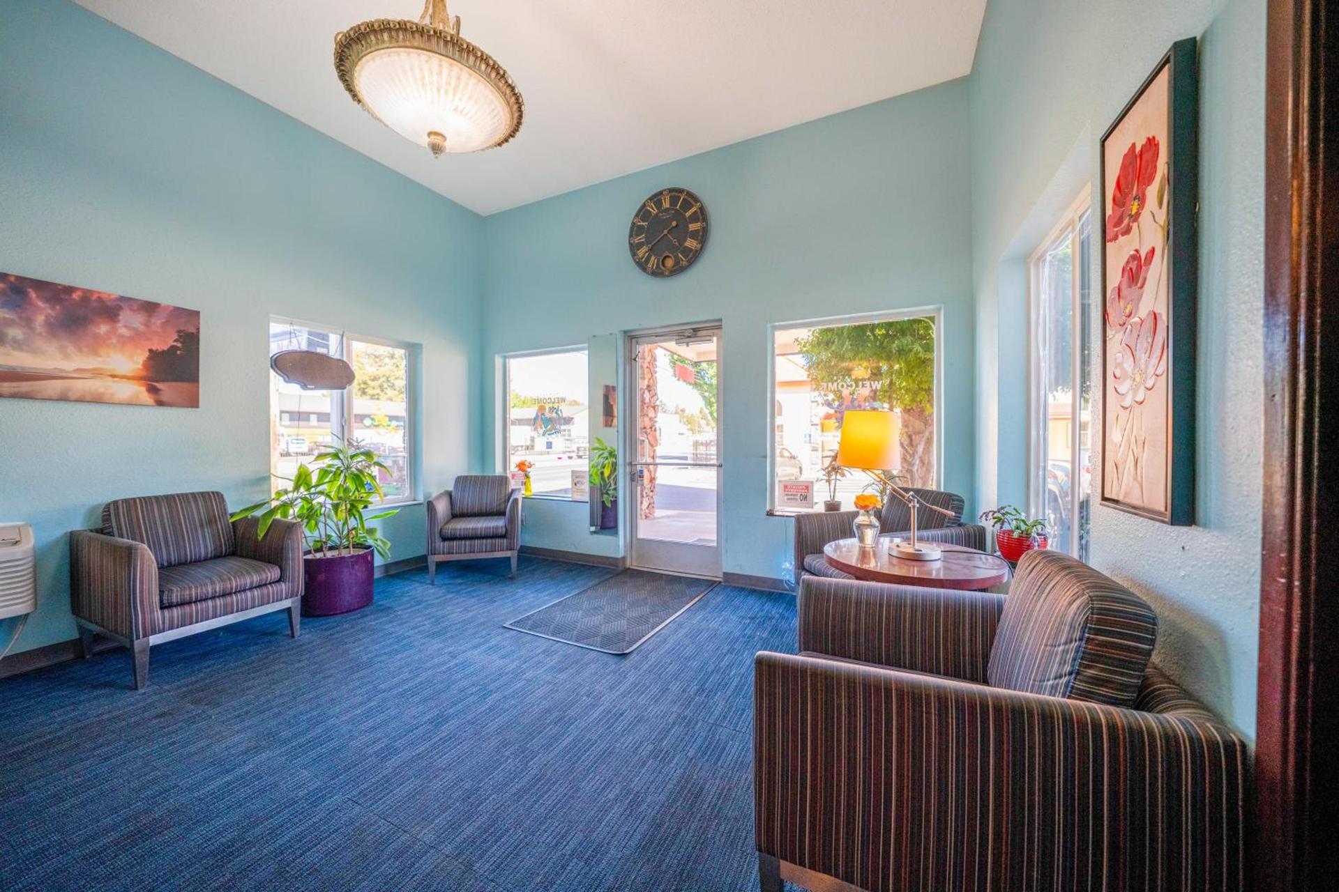 Unicorn Inn by OYO Portland photo 7