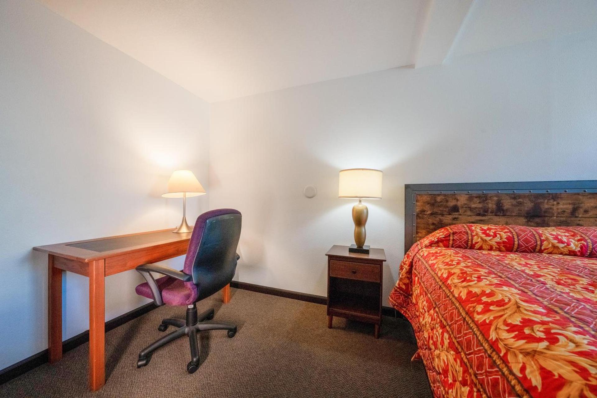 Unicorn Inn by OYO Portland photo 22