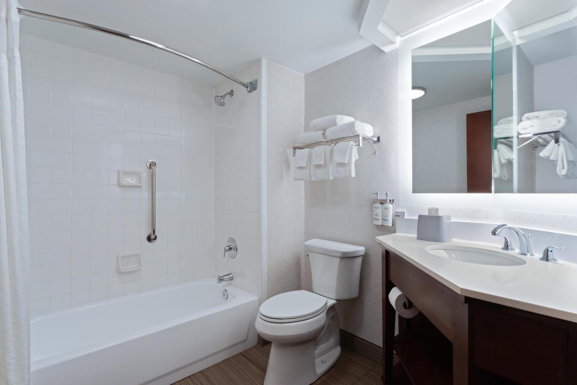 Holiday Inn Express & Suites Cincinnati Riverfront by IHG photo 13