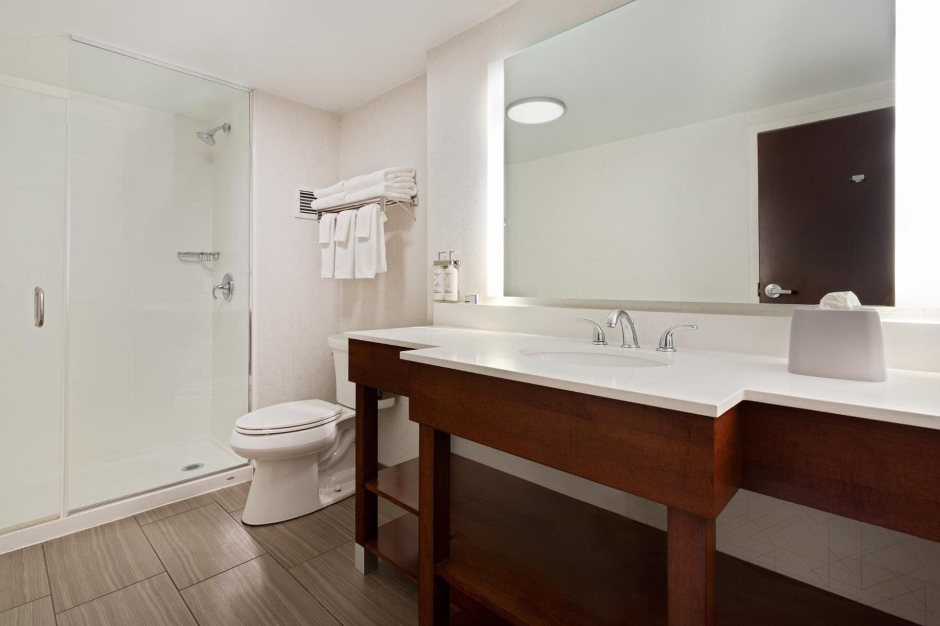 Holiday Inn Express & Suites Cincinnati Riverfront by IHG photo 10