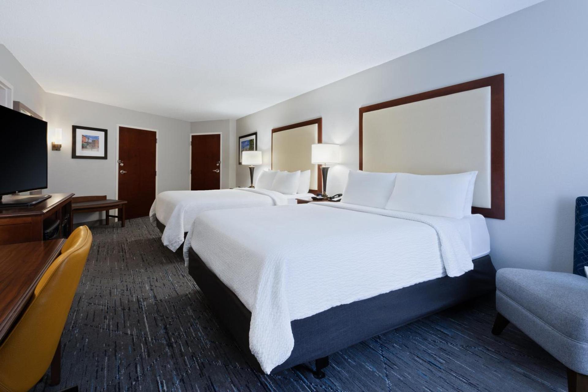 Holiday Inn Express & Suites Cincinnati Riverfront by IHG photo 14