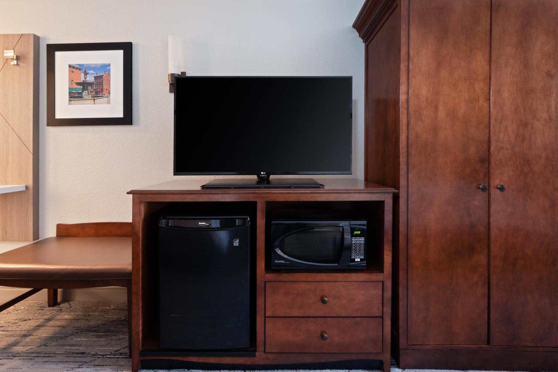 Holiday Inn Express & Suites Cincinnati Riverfront by IHG photo 18