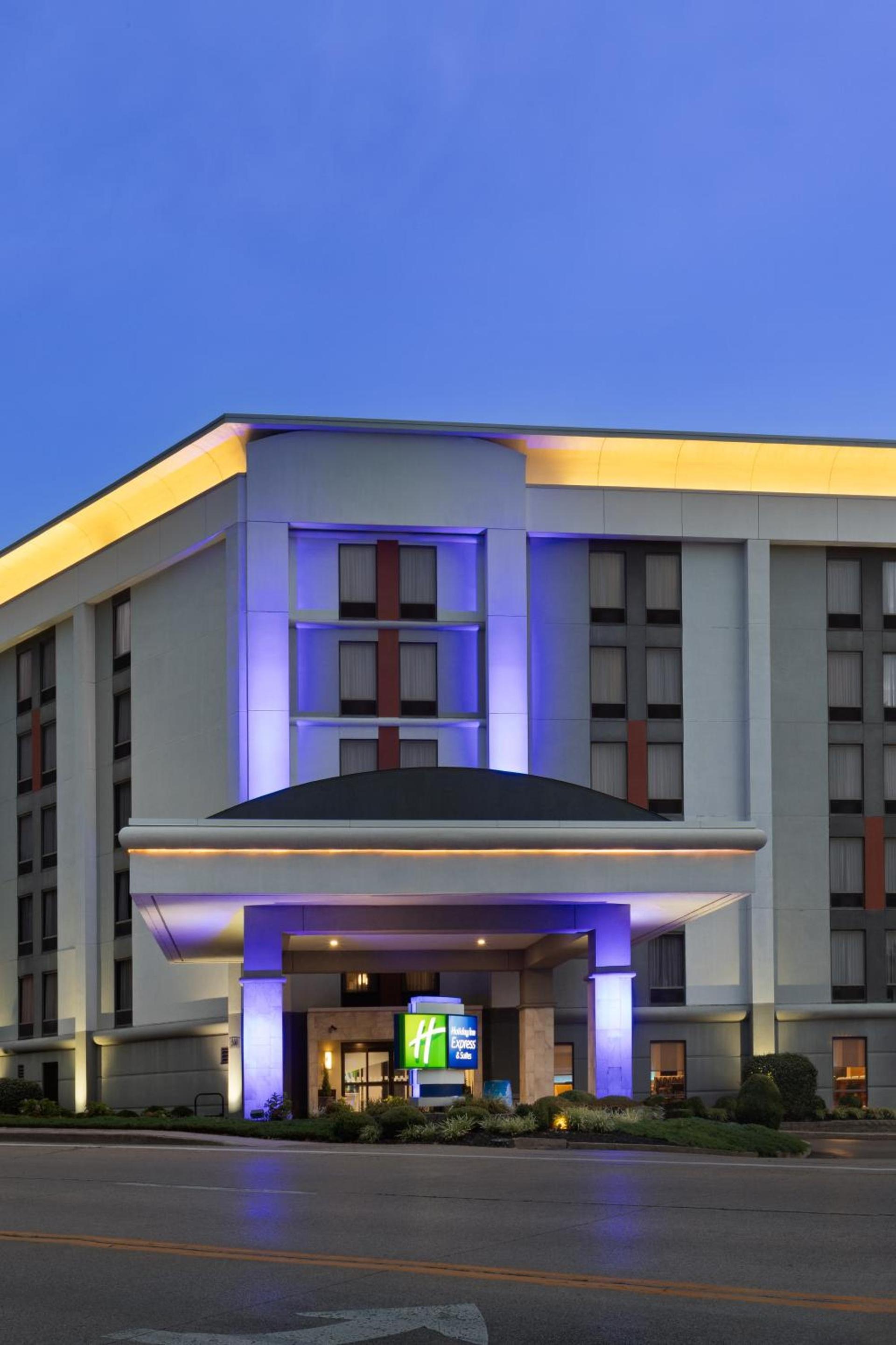 Holiday Inn Express & Suites Cincinnati Riverfront by IHG photo 24