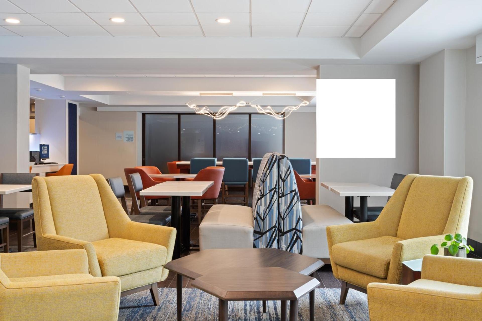 Holiday Inn Express & Suites Cincinnati Riverfront by IHG photo 26