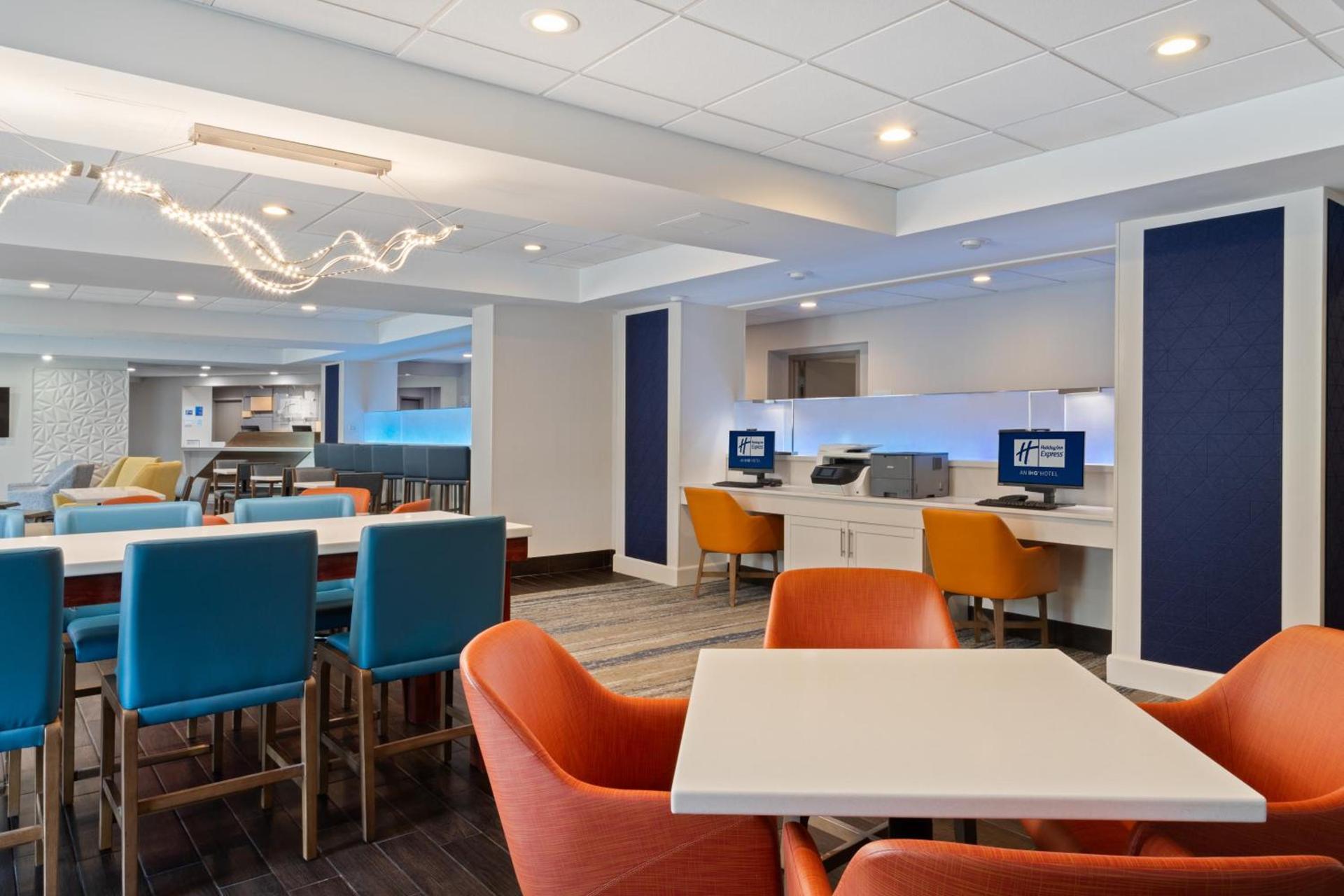 Holiday Inn Express & Suites Cincinnati Riverfront by IHG photo 25