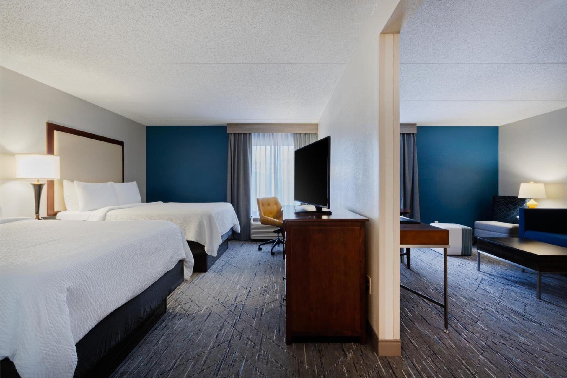 Holiday Inn Express & Suites Cincinnati Riverfront by IHG photo 33