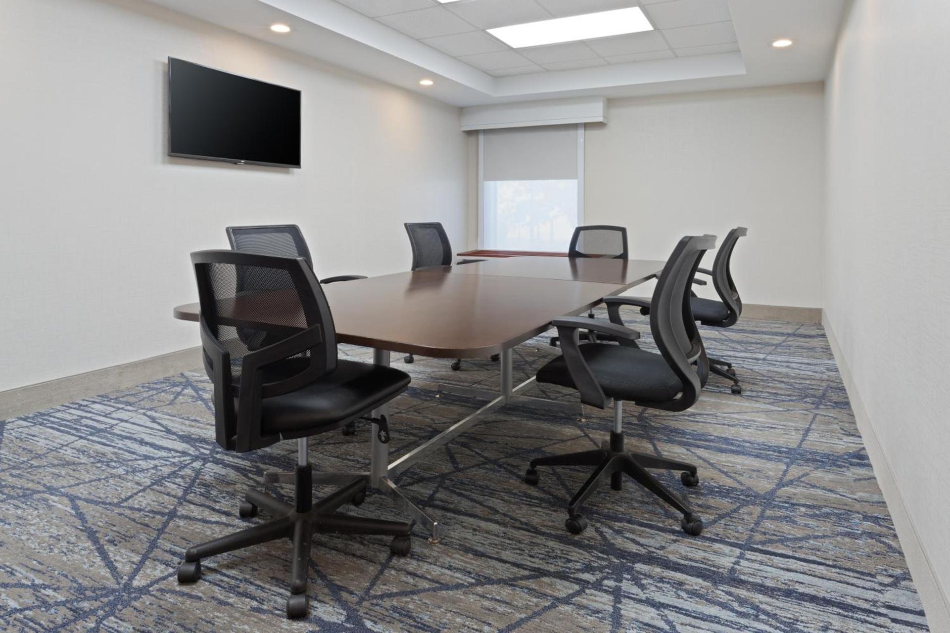 Holiday Inn Express & Suites Cincinnati Riverfront by IHG photo 31