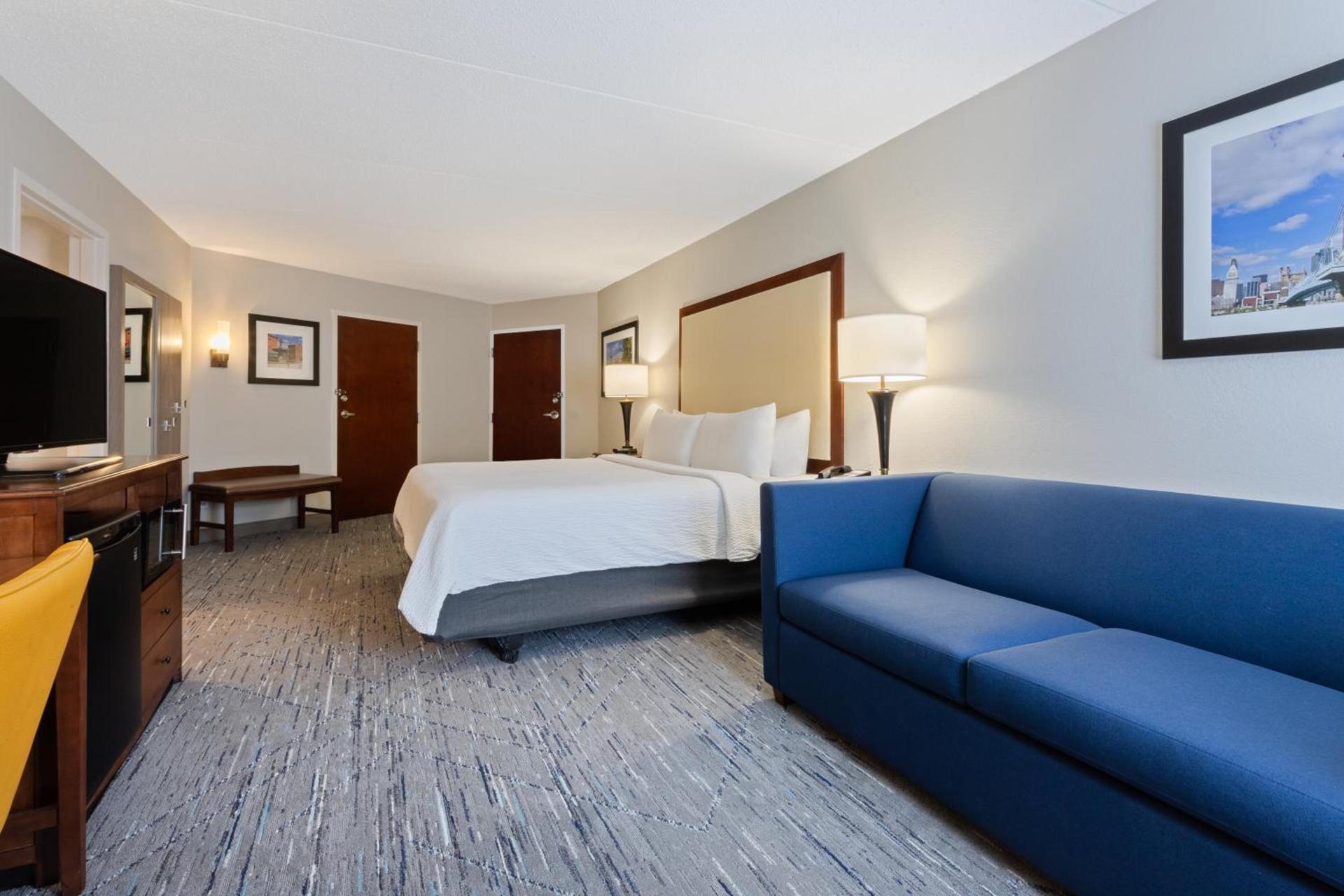 Holiday Inn Express & Suites Cincinnati Riverfront by IHG photo 41