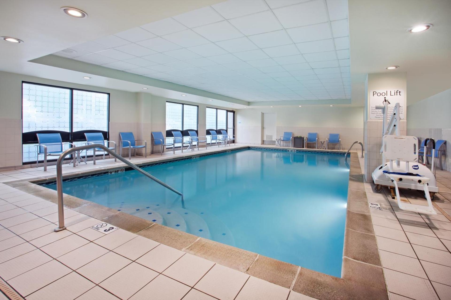 Holiday Inn Express & Suites Cincinnati Riverfront by IHG photo 60