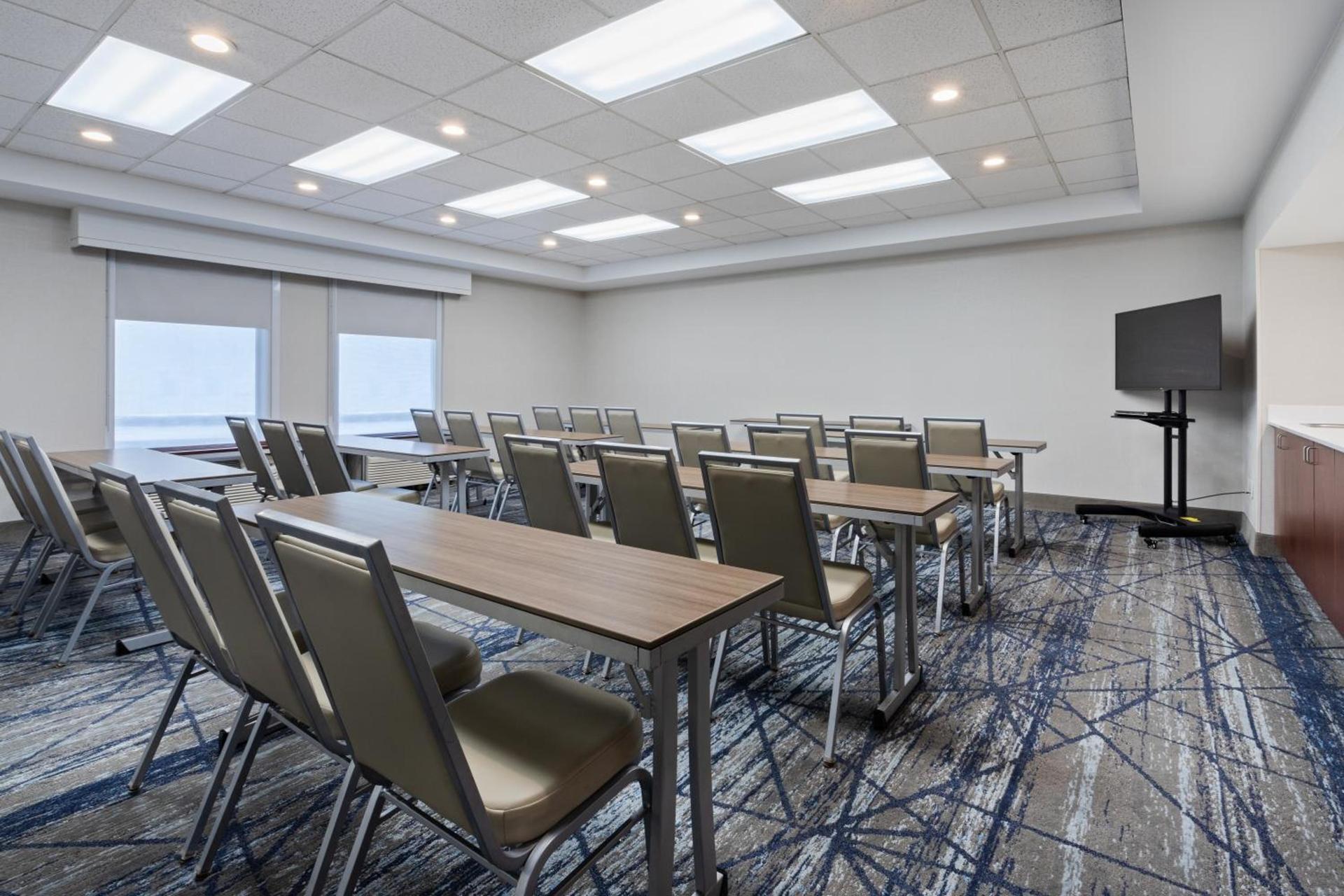 Holiday Inn Express & Suites Cincinnati Riverfront by IHG photo 56