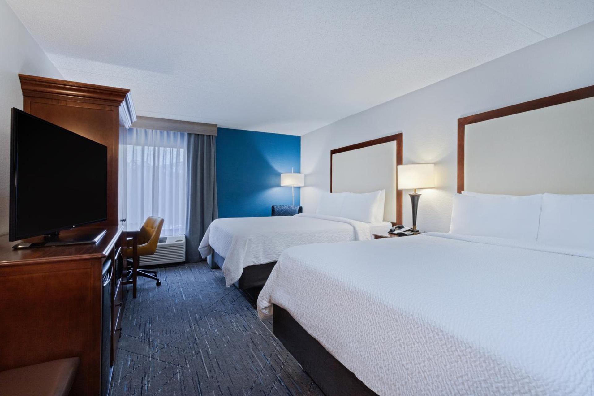 Holiday Inn Express & Suites Cincinnati Riverfront by IHG photo 52