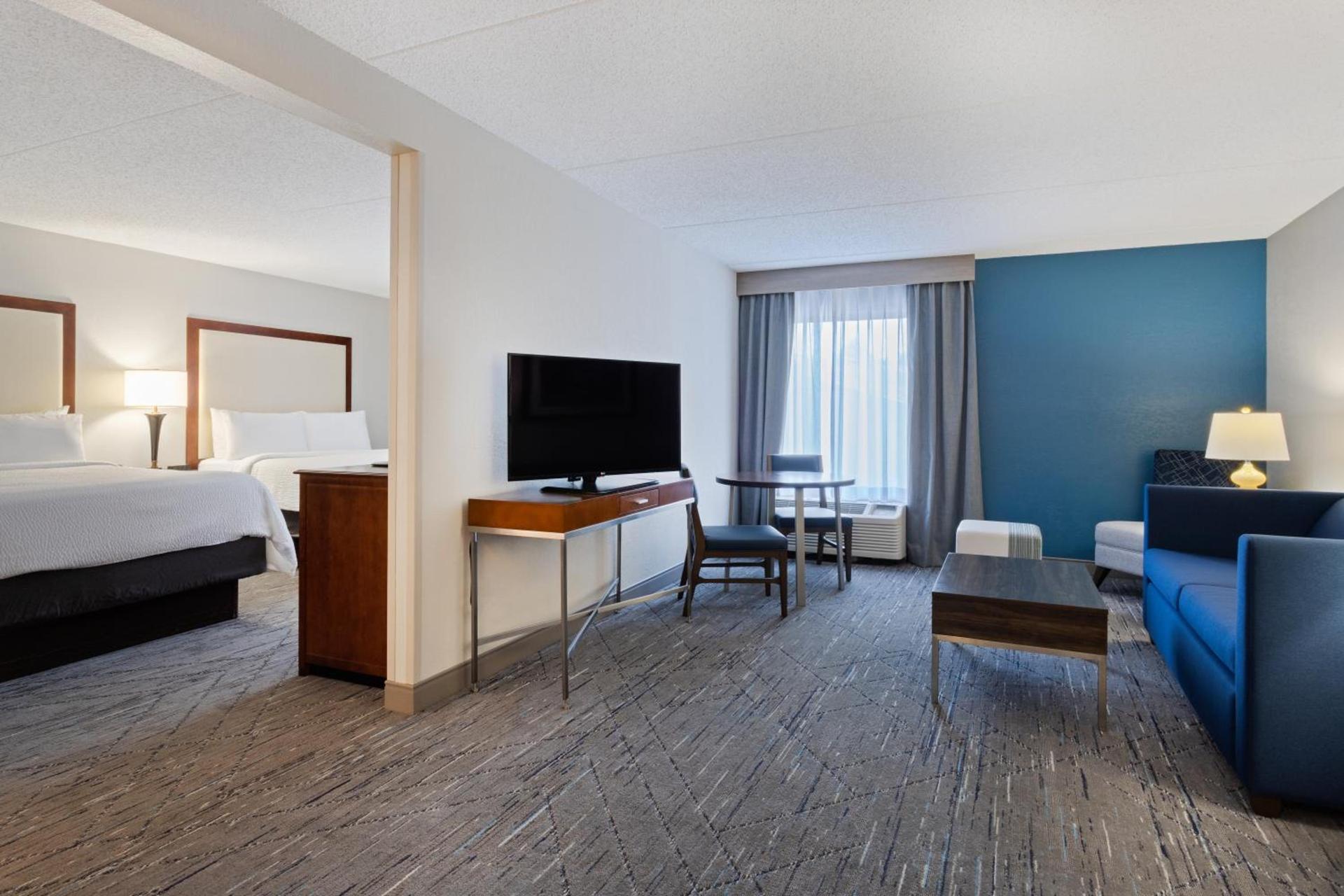 Holiday Inn Express & Suites Cincinnati Riverfront by IHG photo 51