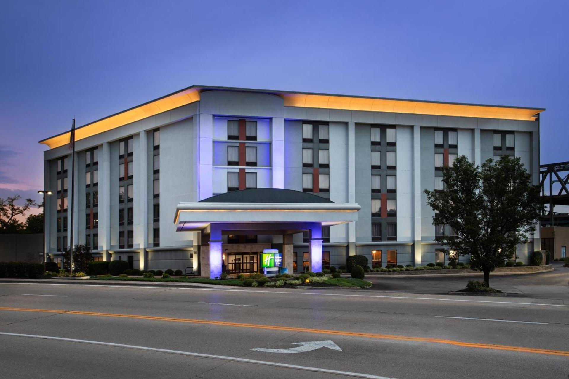 Holiday Inn Express & Suites Cincinnati Riverfront by IHG photo 45
