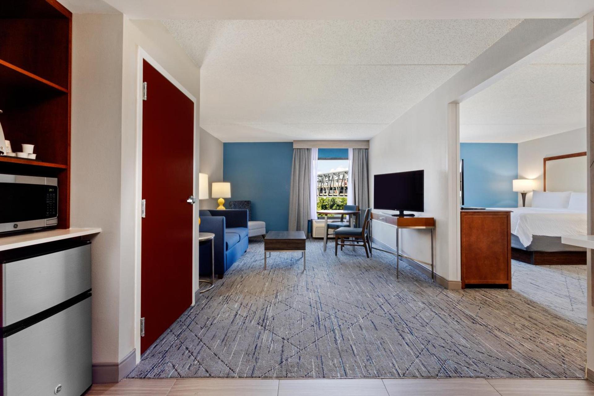 Holiday Inn Express & Suites Cincinnati Riverfront by IHG photo 54