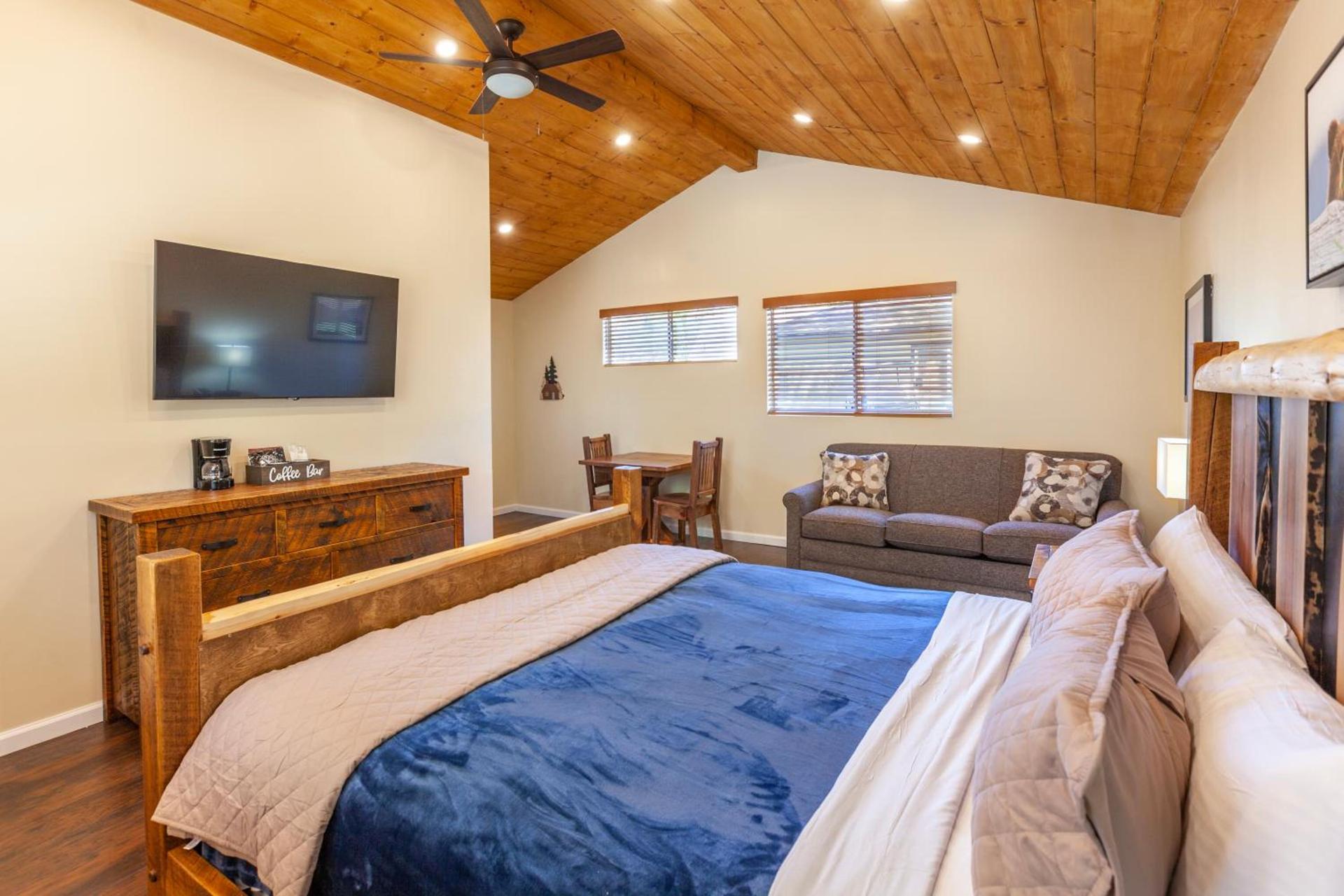 Tahquitz Pines Retreat photo 7