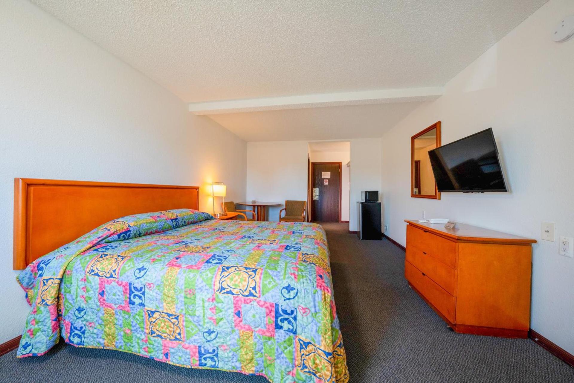 Unicorn Inn by OYO Portland photo 32