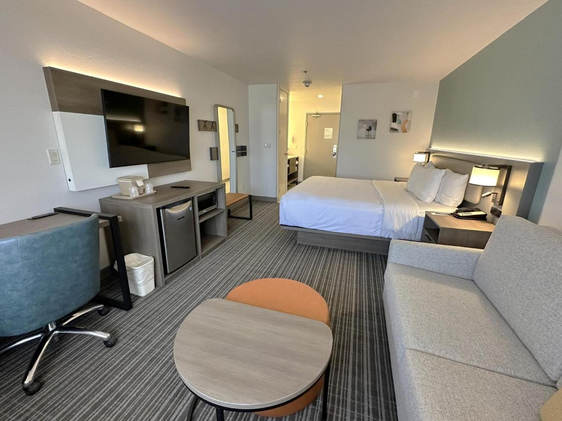 Comfort Suites at Tucson Mall photo 29