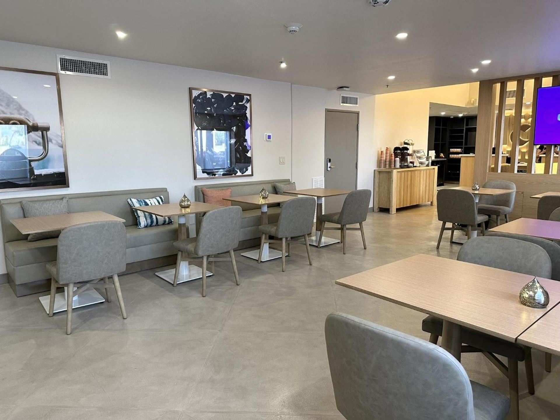 Comfort Suites at Tucson Mall photo 33