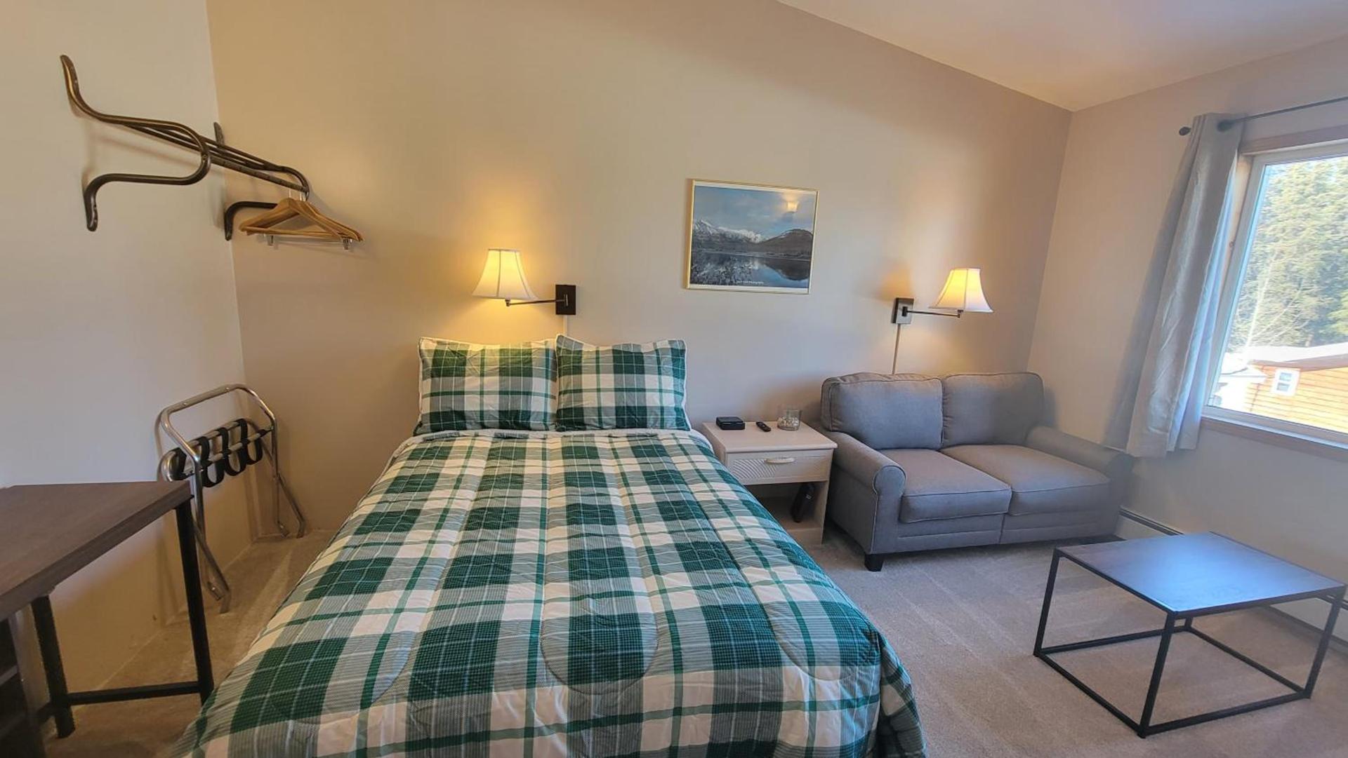 The Golden Bear Motel photo 9