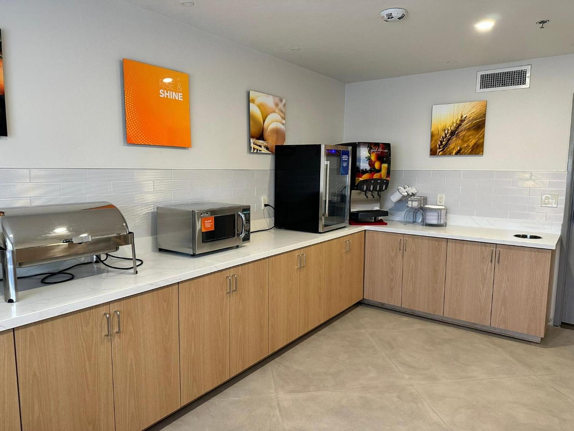 Comfort Suites at Tucson Mall photo 39