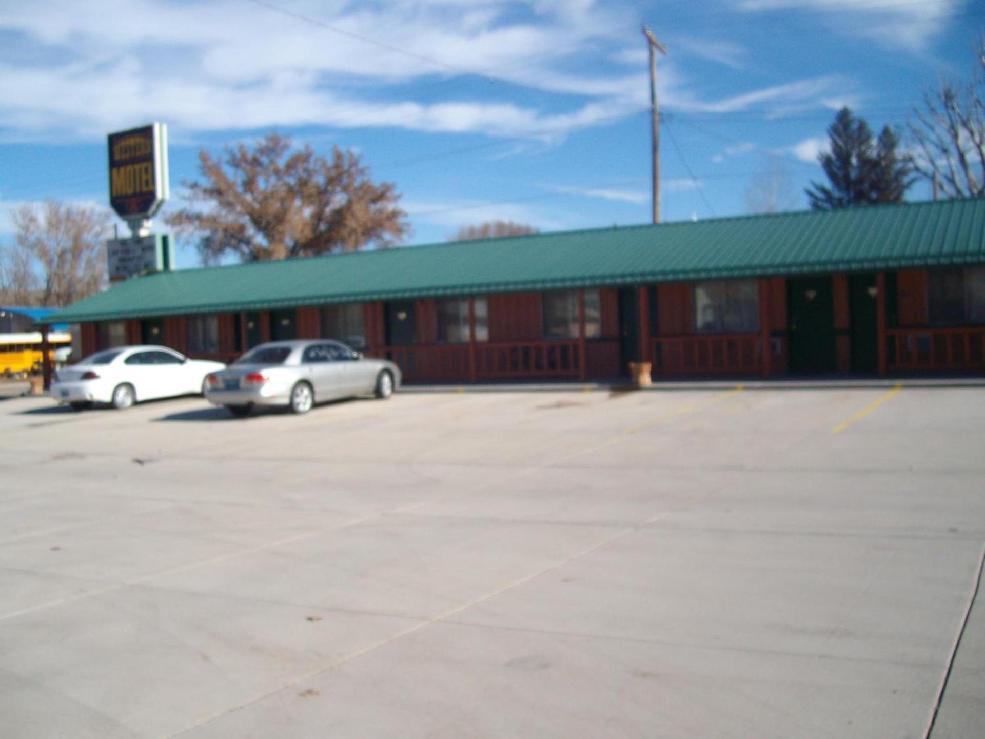 Western Motel Ranchester photo 1