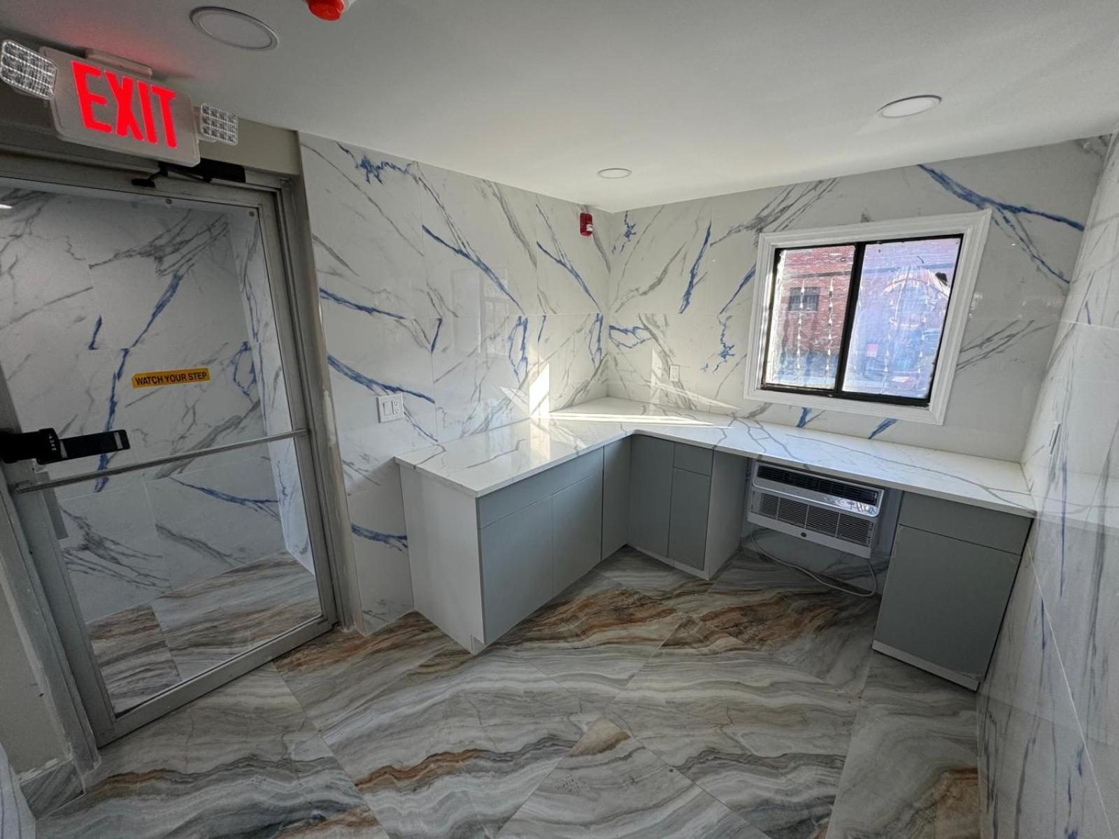 Essence Express Elizabeth EWR Airport photo 16