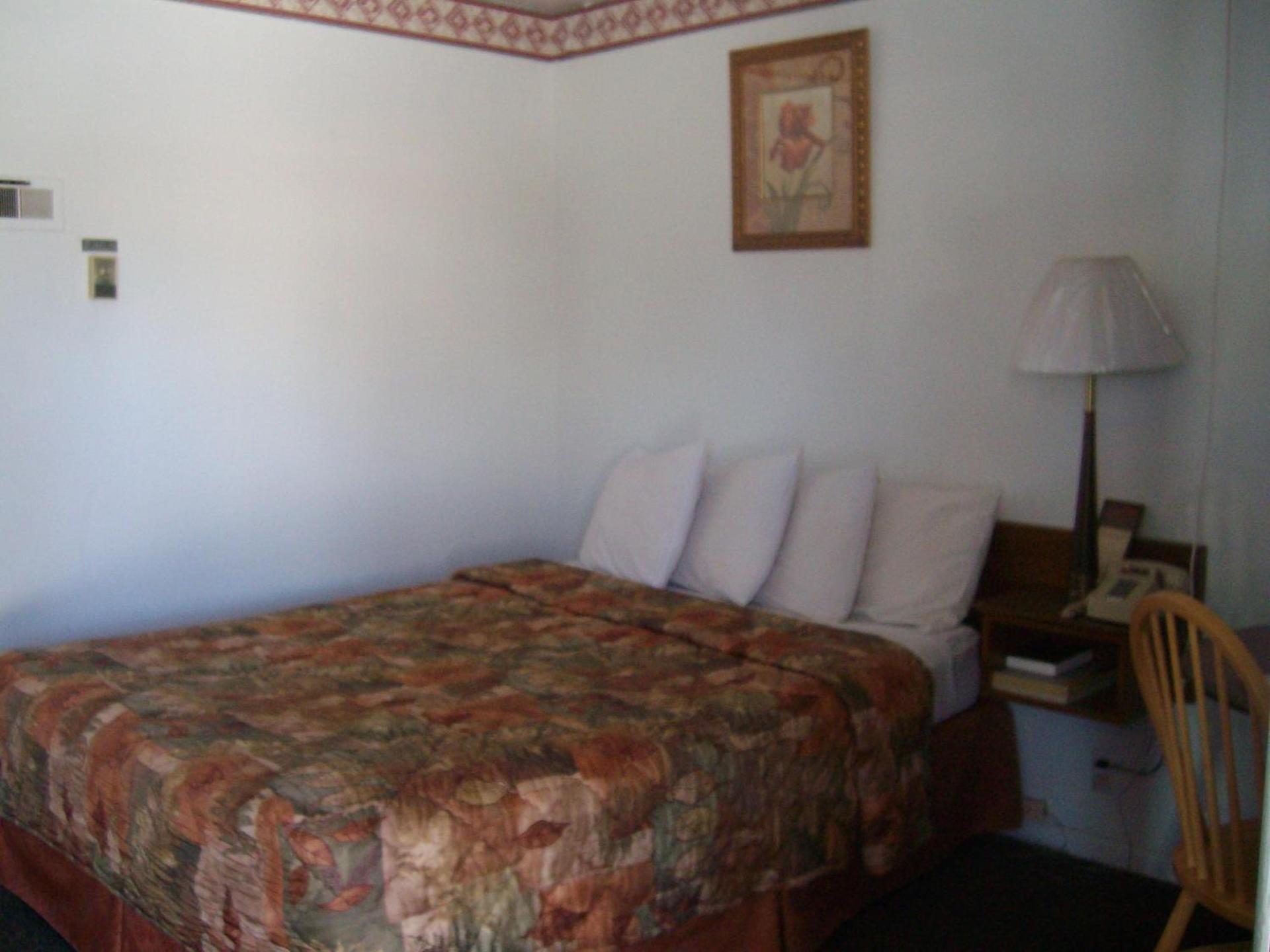Western Motel Ranchester photo 9