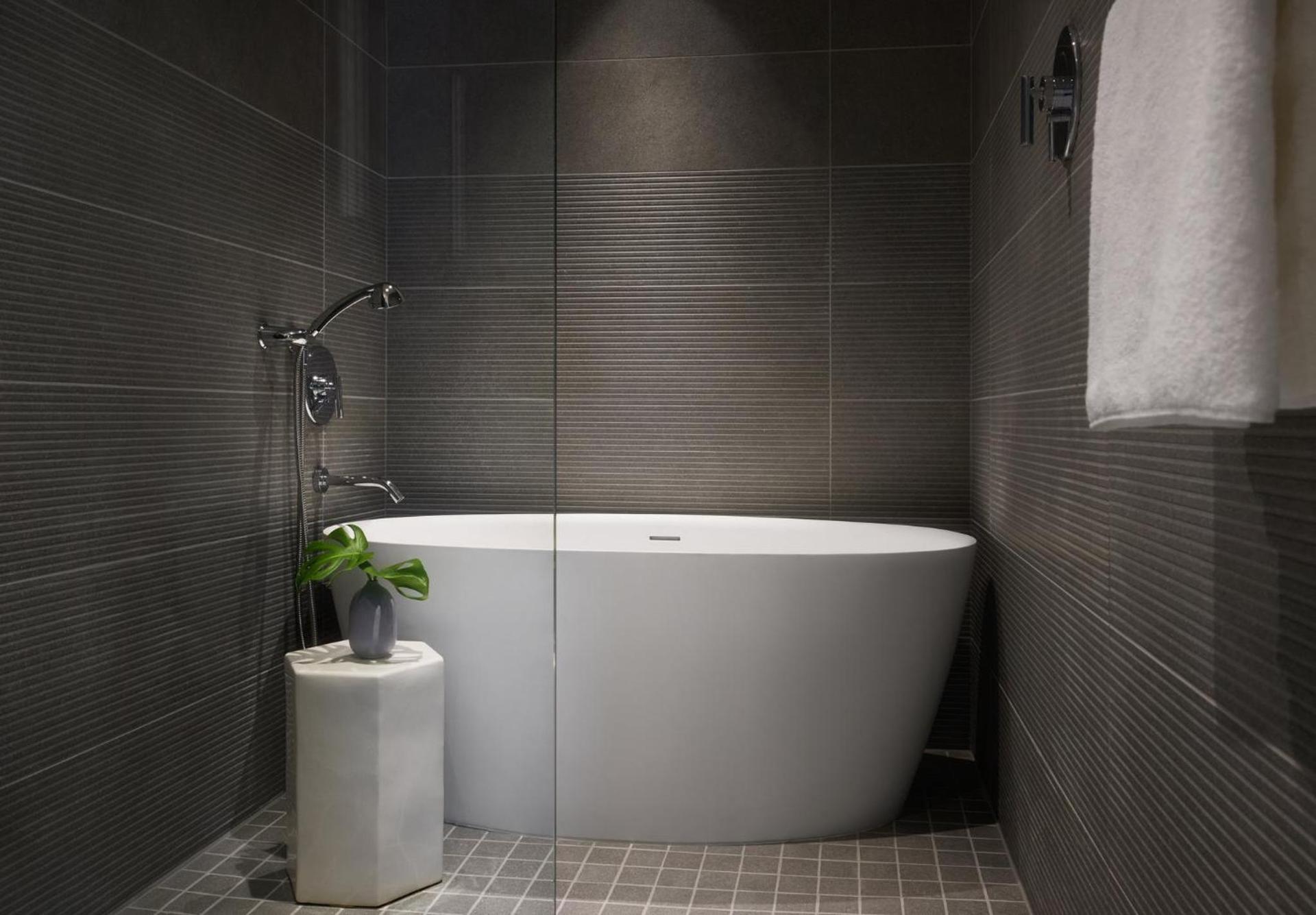 Kimpton Claret Hotel by IHG photo 77