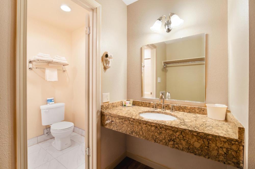 Pullman Garden Inn photo 9