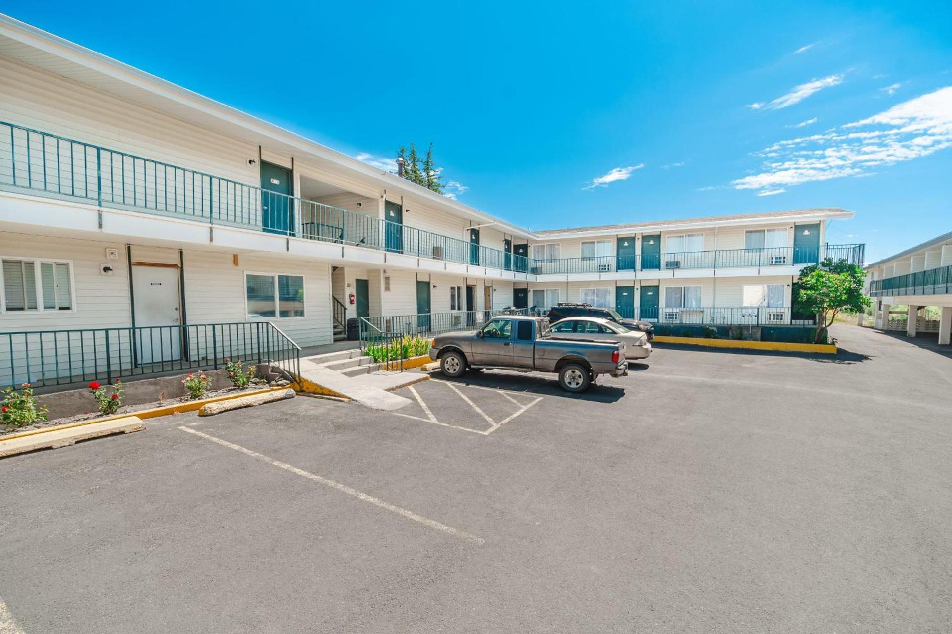 Pullman Garden Inn photo 2