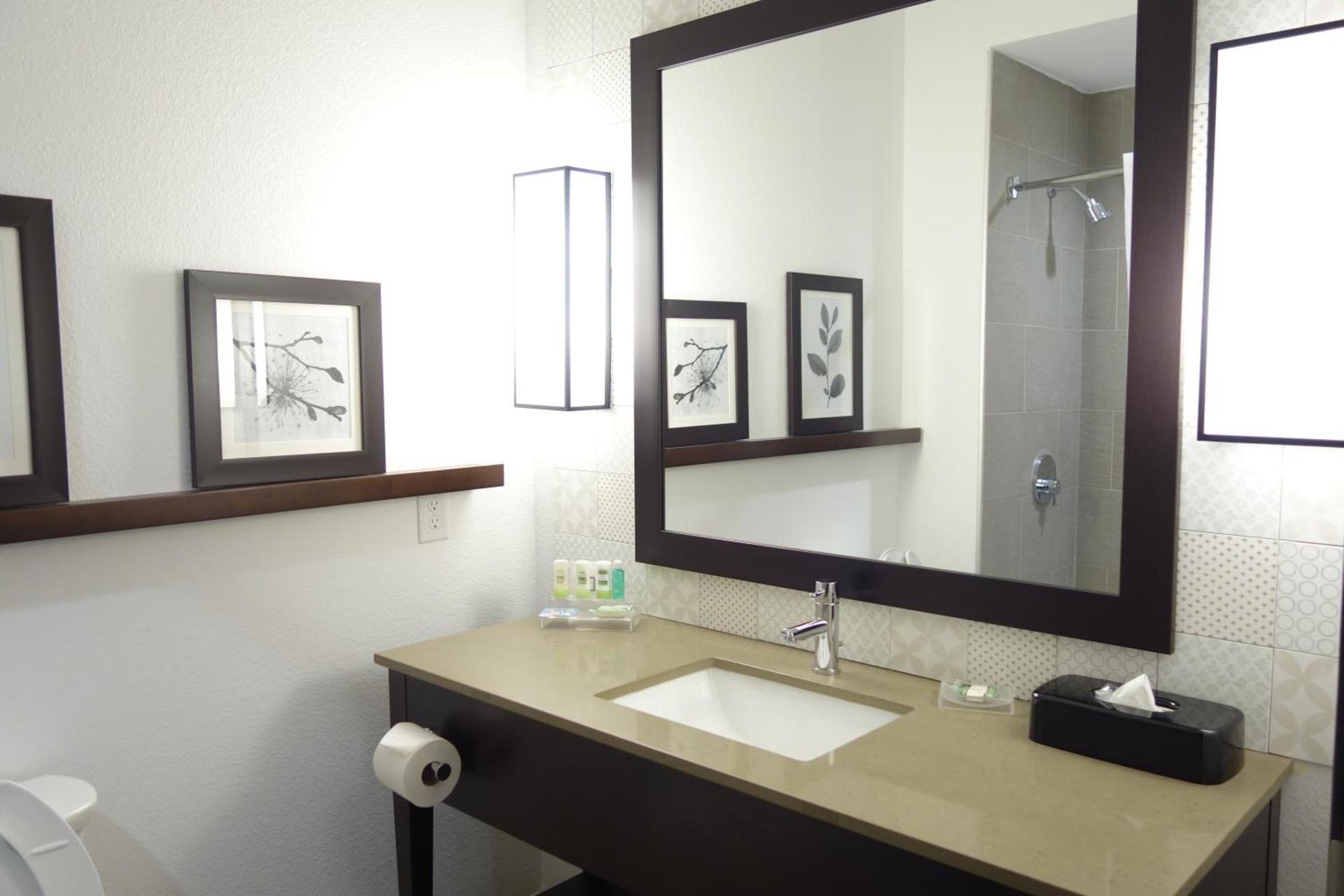 Garner Hotel Houston - Westheimer by IHG photo 36