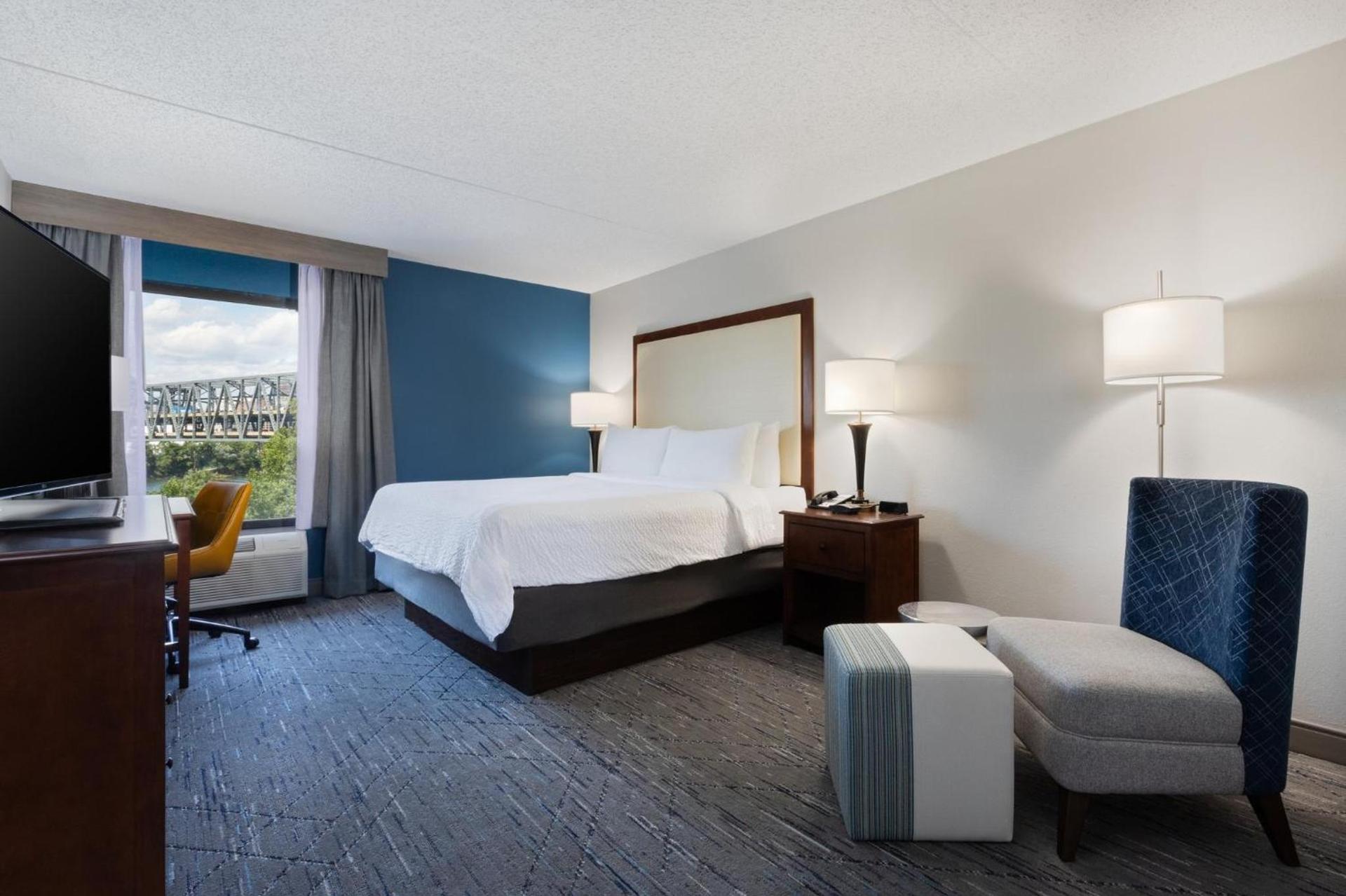 Holiday Inn Express & Suites Cincinnati Riverfront by IHG photo 78