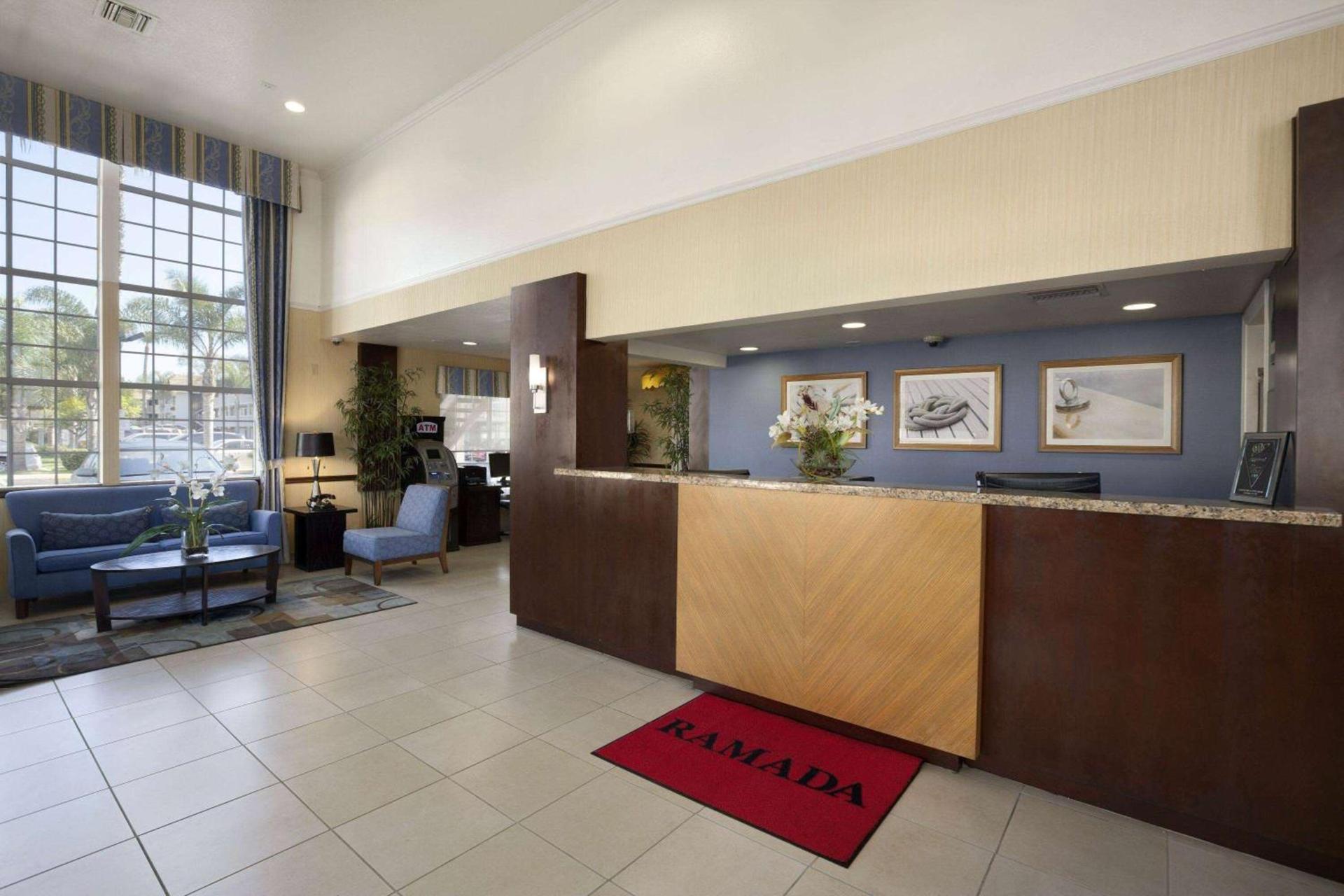 Ramada by Wyndham Costa Mesa/Newport Beach photo 2
