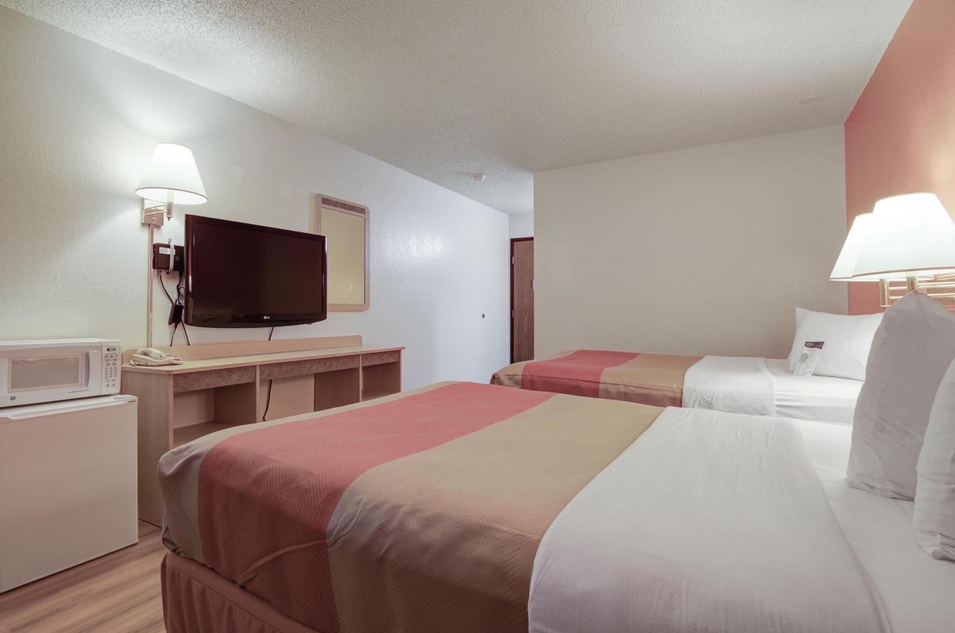 Motel 6-Colby, KS photo 25