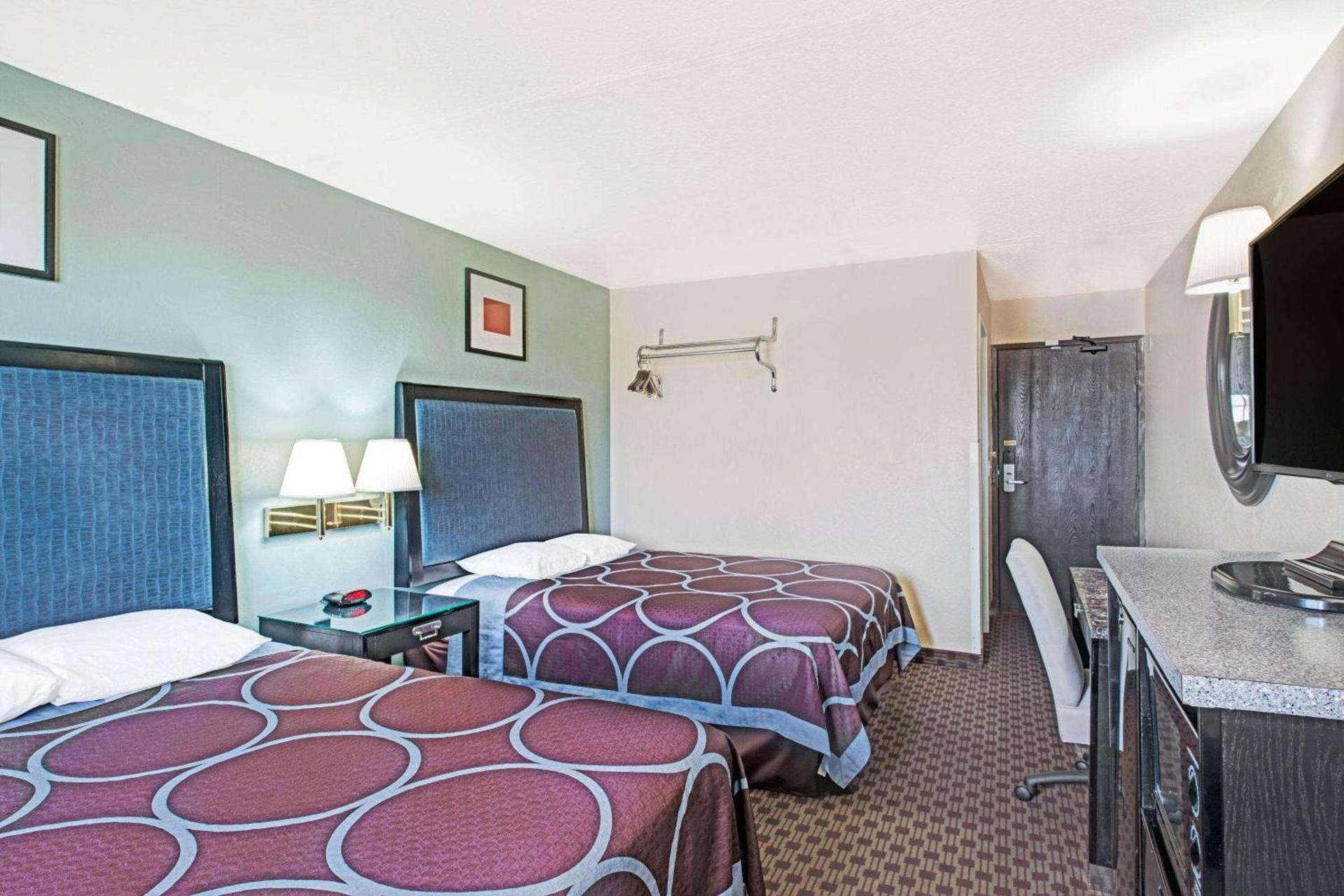 Super 8 by Wyndham Sacramento/Florin Rd photo 9