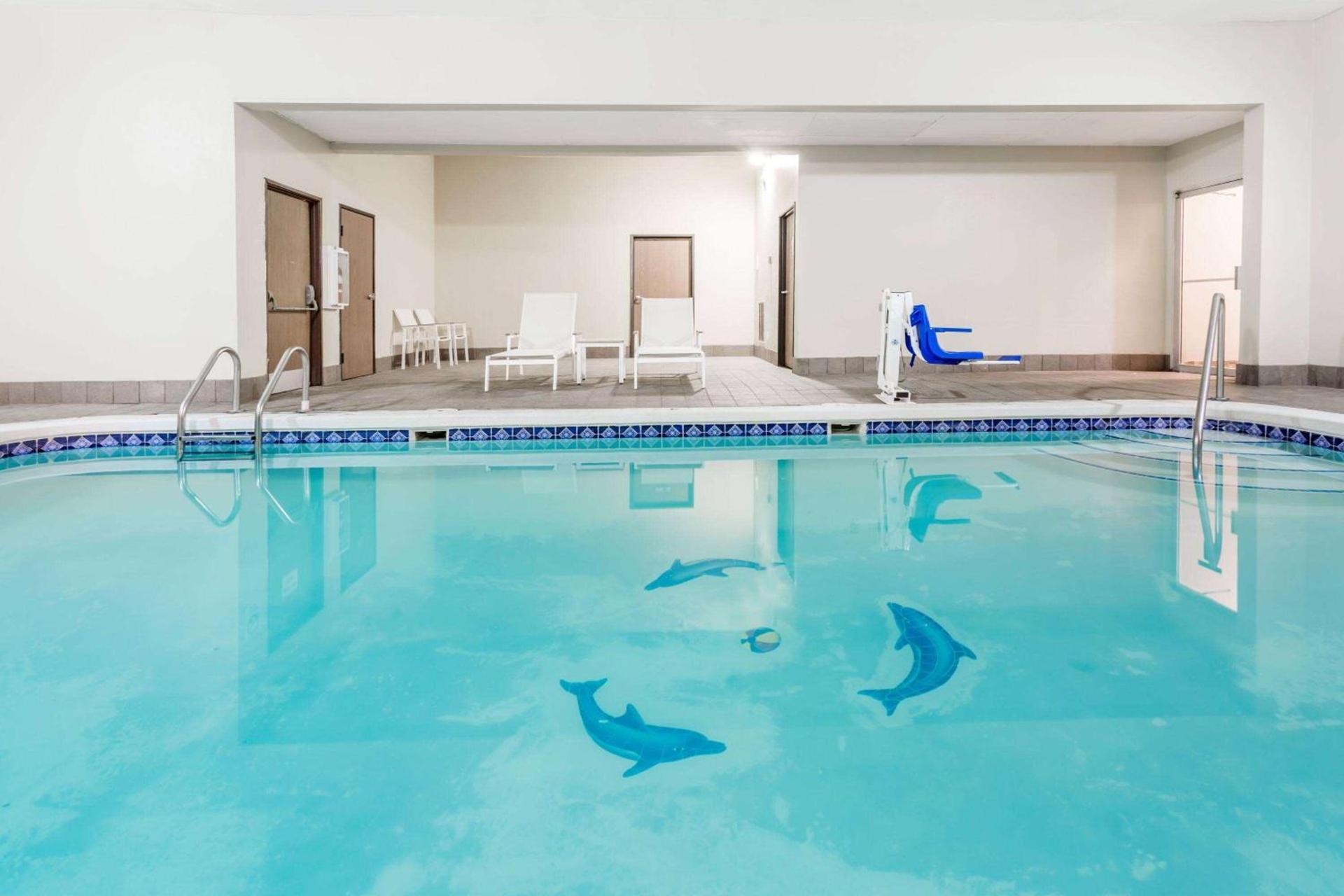 Travelodge by Wyndham Longmont photo 4
