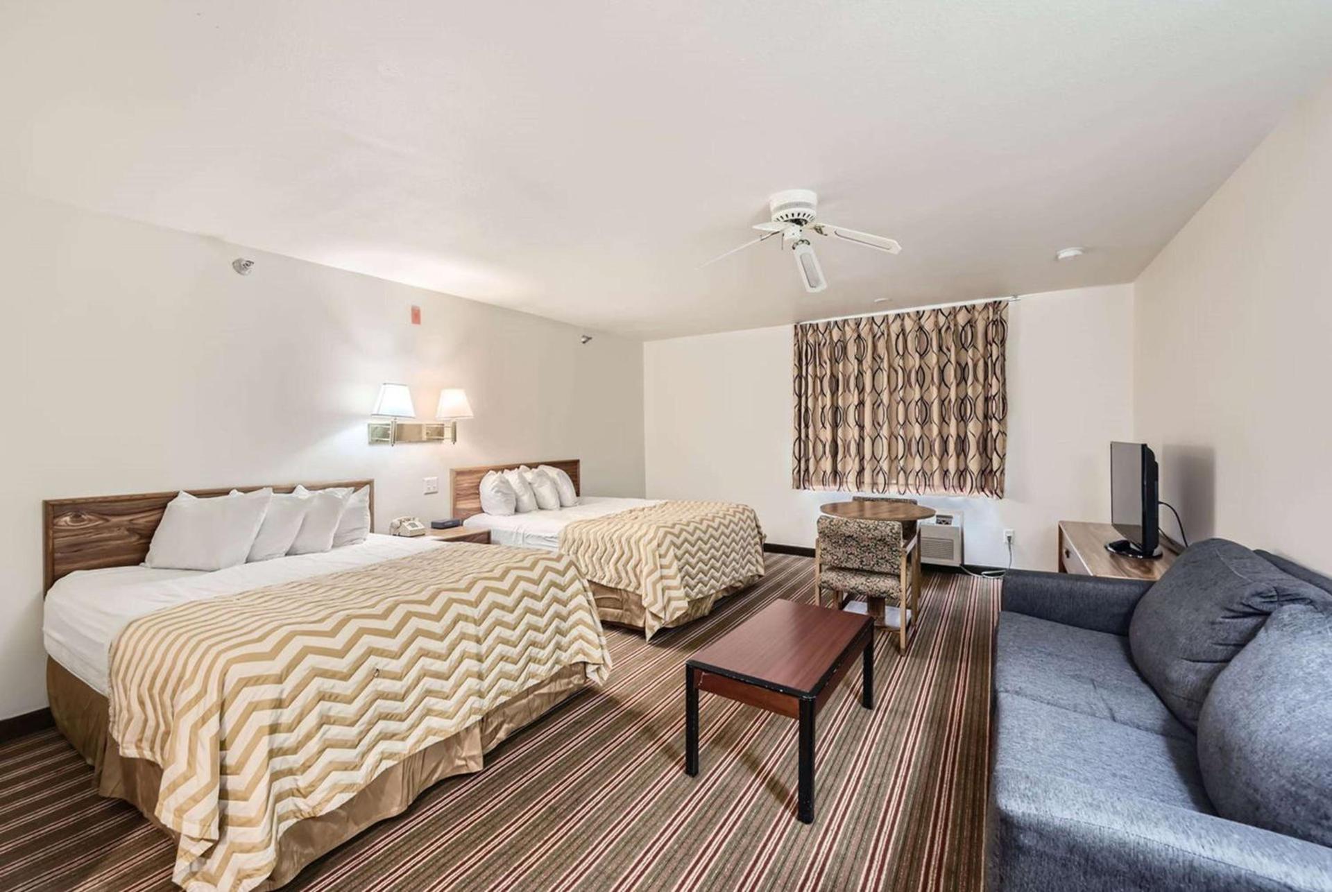 Travelodge by Wyndham Longmont photo 7