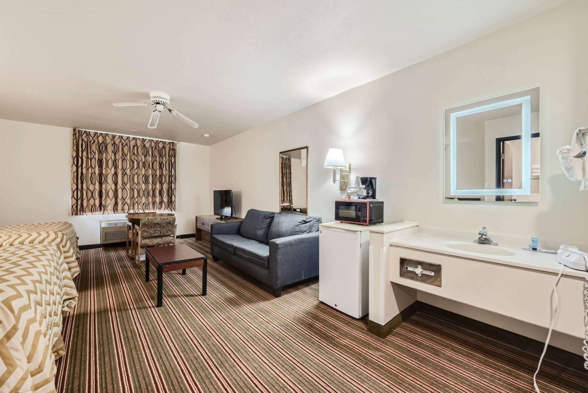Travelodge by Wyndham Longmont photo 14