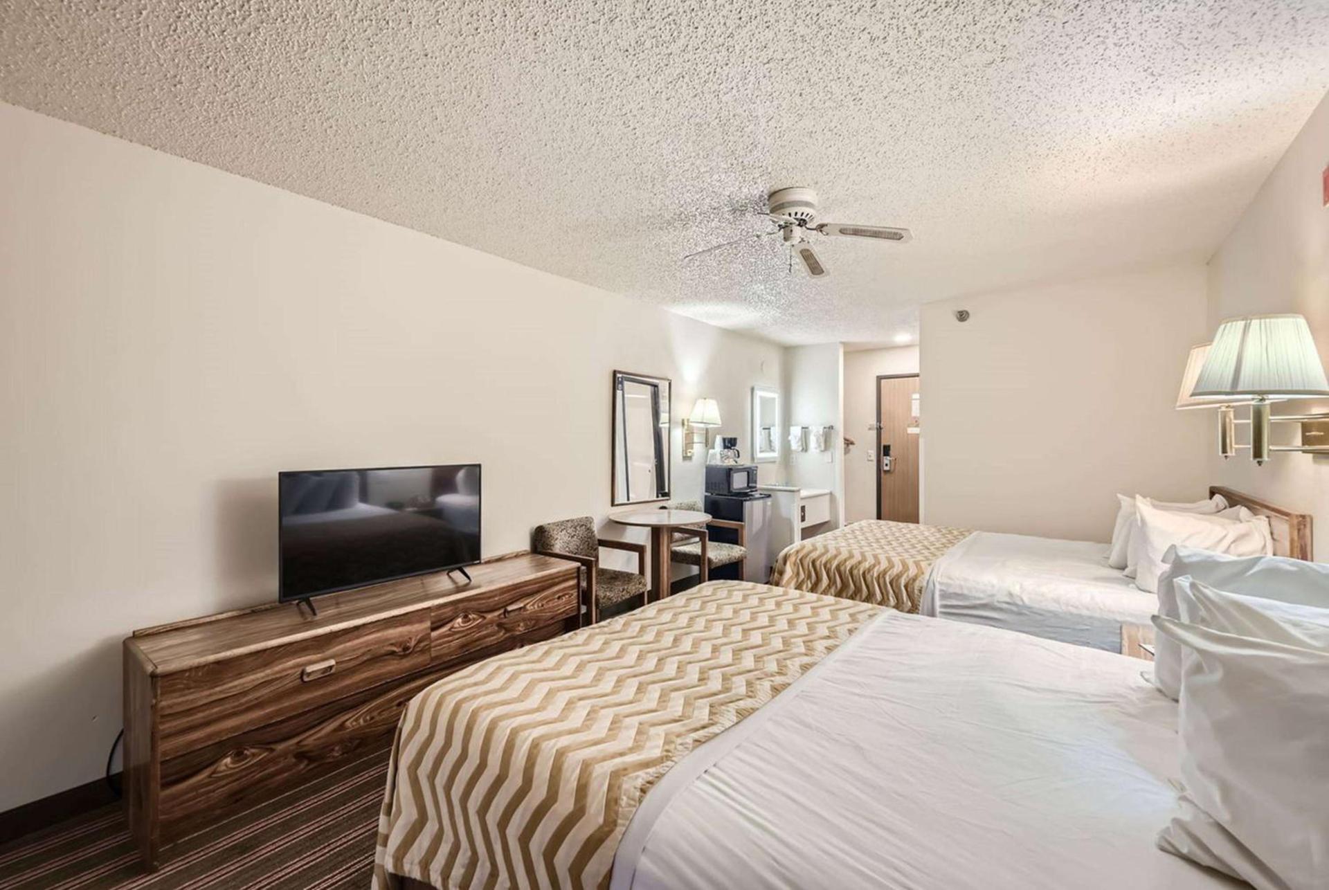Travelodge by Wyndham Longmont photo 18