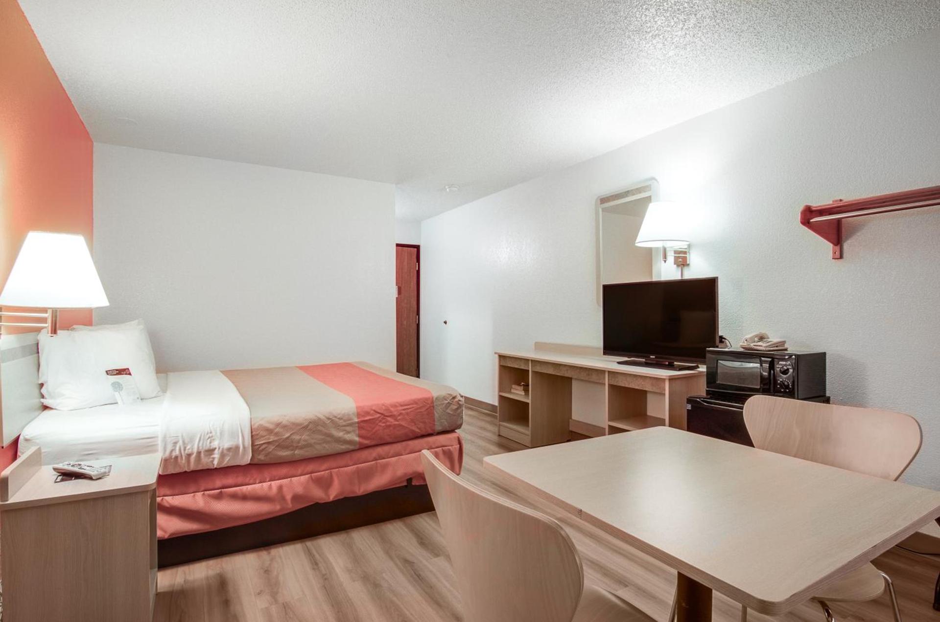 Motel 6-Colby, KS photo 29