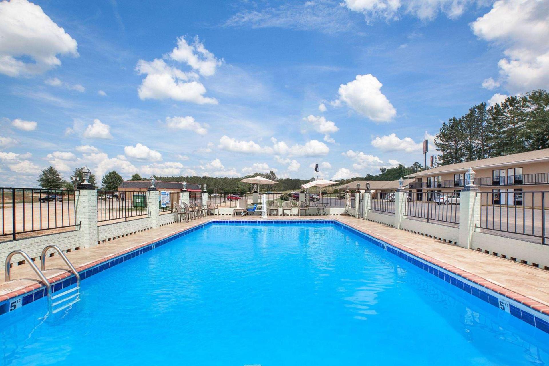 Days Inn by Wyndham Newton MS I-20 photo 5