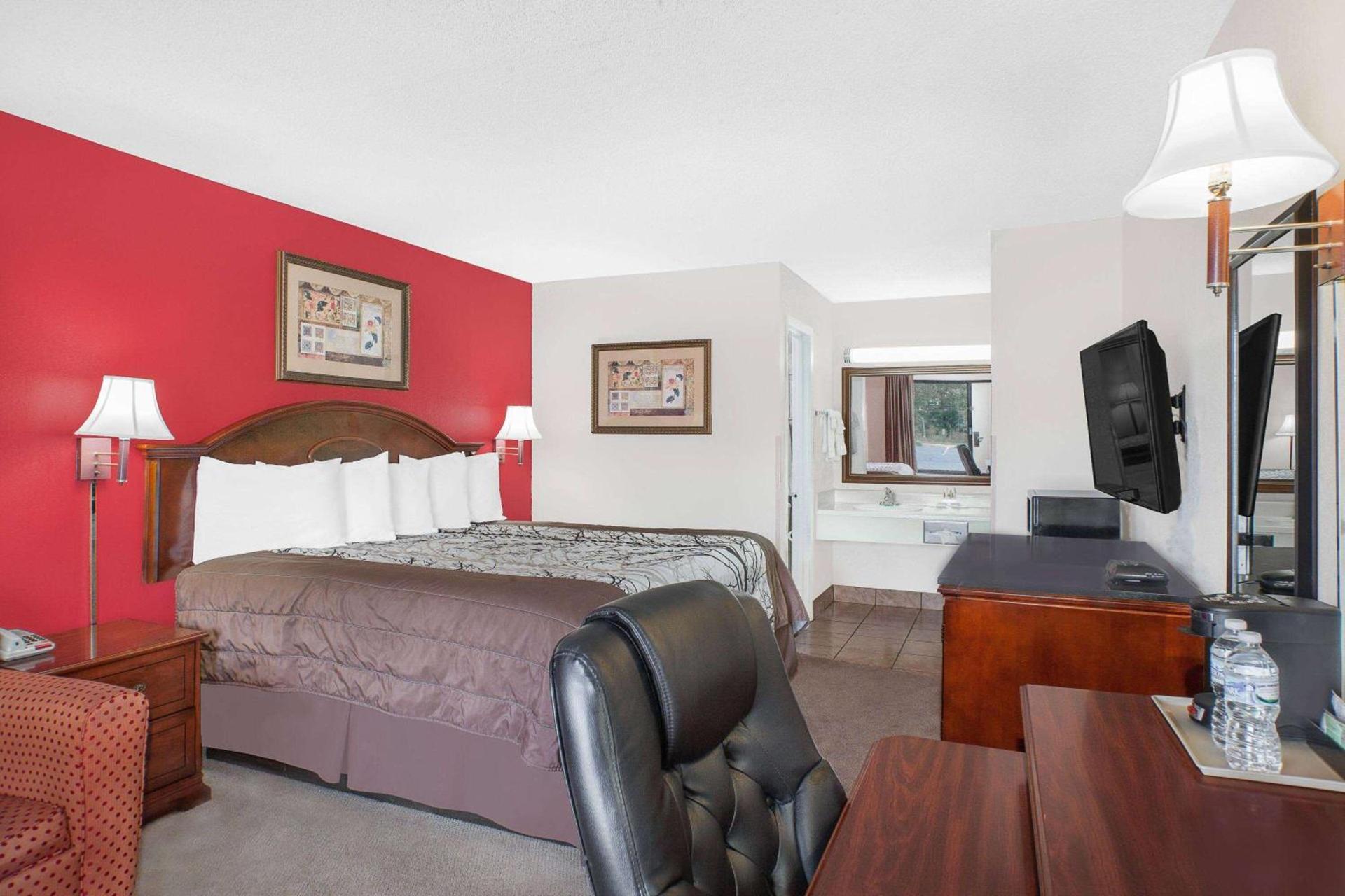 Days Inn by Wyndham Newton MS I-20 photo 12