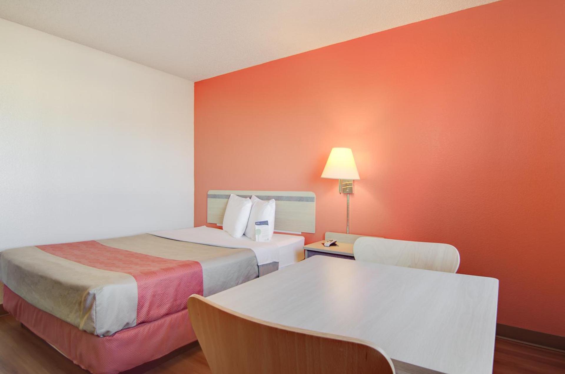 Motel 6-Colby, KS photo 33