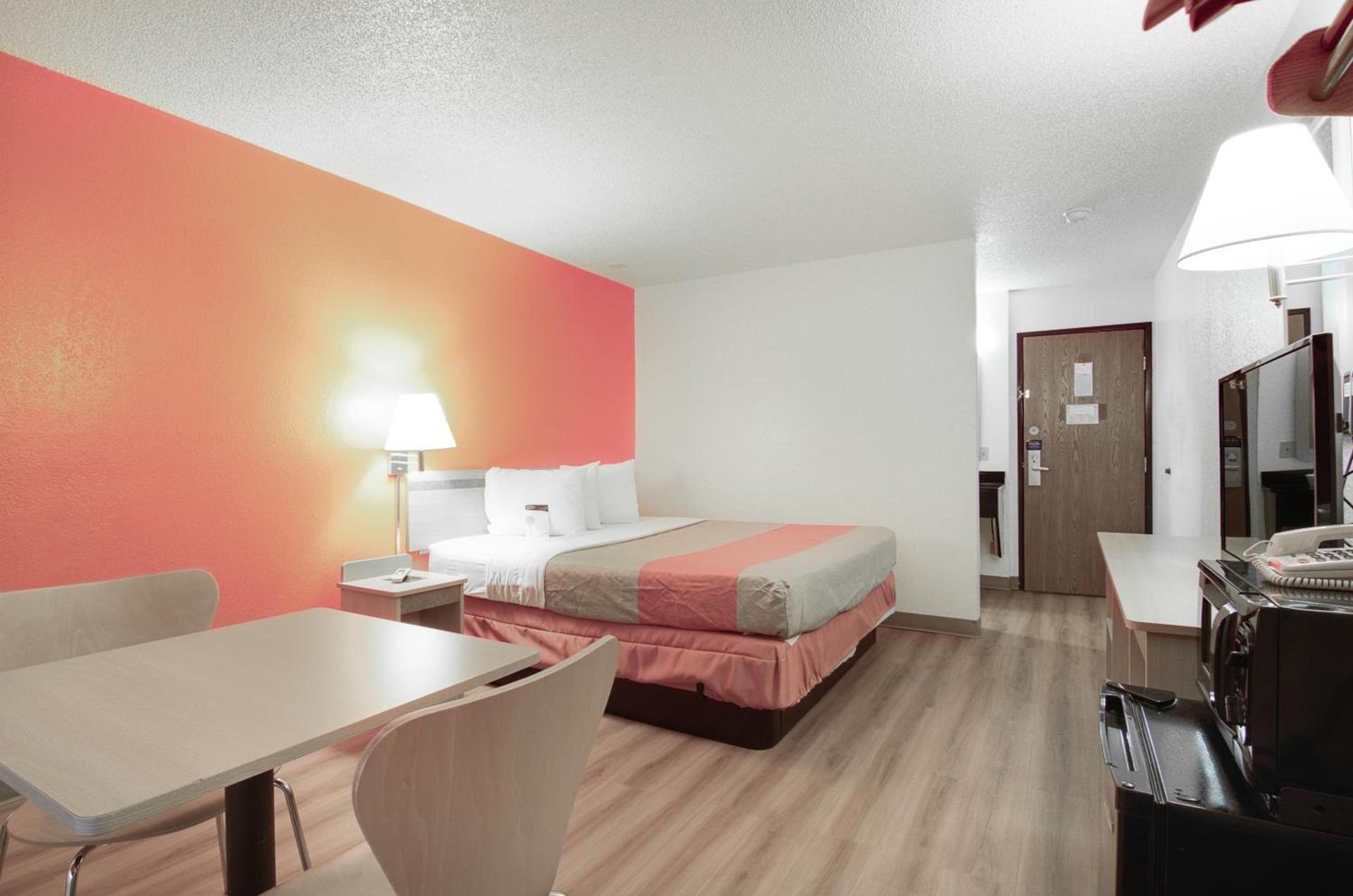 Motel 6-Colby, KS photo 35